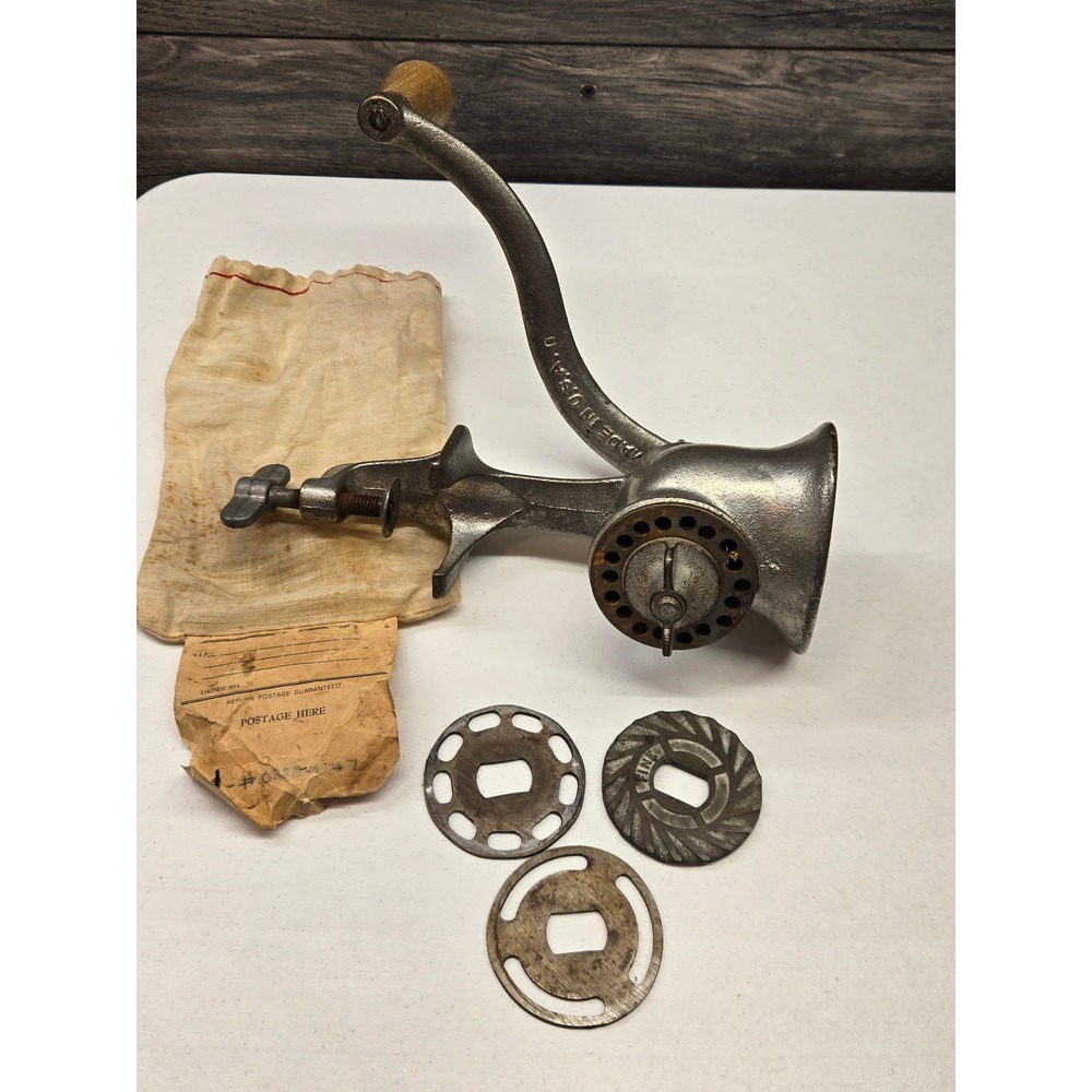 Vintage ARMAID 52 Meat Grinder Food Chopper Cast Metal‎ Made in USA with Plates